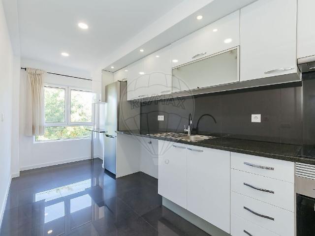 Apartamento T2 à venda em Póvoa de Santa Iria e Forte da Casa, Vila Franca de Xira RE/MAX Portugal
