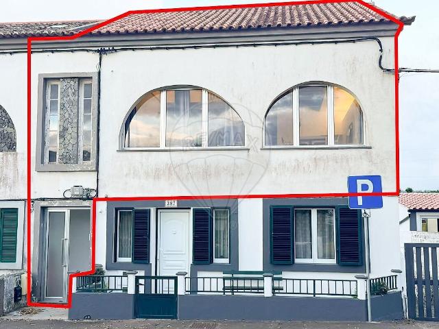 Apartamento T2 à venda em Praia da Vitória Santa Cruz, Praia da Vitória RE/MAX Portugal