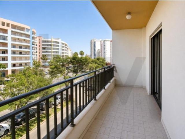 Apartamento T2 à Venda em Quarteira, a 200 Metros da Praia