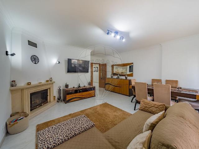 Apartamento T2 à venda em Queluz e Belas, Sintra RE/MAX Portugal