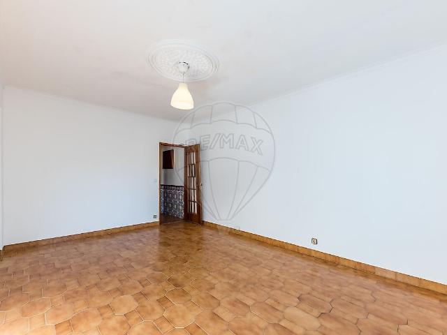 Apartamento T2 à venda em Queluz e Belas, Sintra RE/MAX Portugal