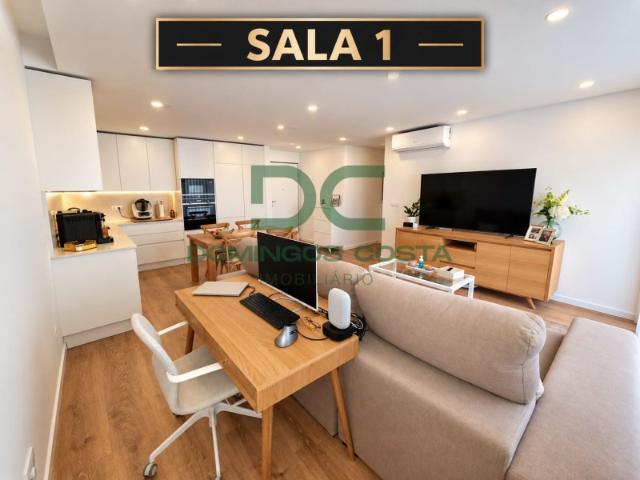 Apartamento T2 à venda em Rua Ivone Silva 5, Camarate