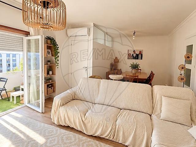 Apartamento T2 à venda em Rio de Mouro, Sintra RE/MAX Portugal