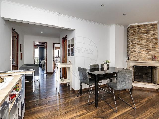 Apartamento T2 à venda em Rio de Mouro, Sintra RE/MAX Portugal