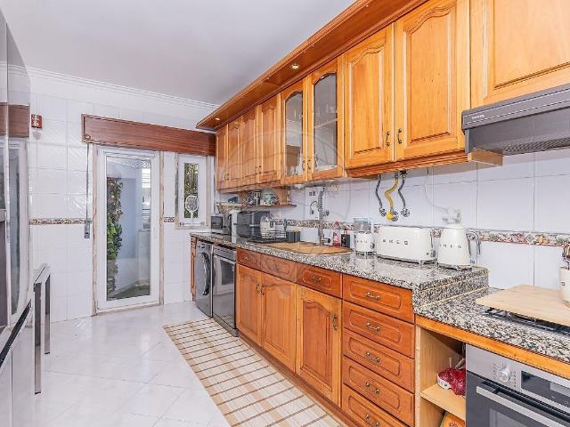 Apartamento T2 à venda em Rio de Mouro, Sintra RE/MAX Portugal