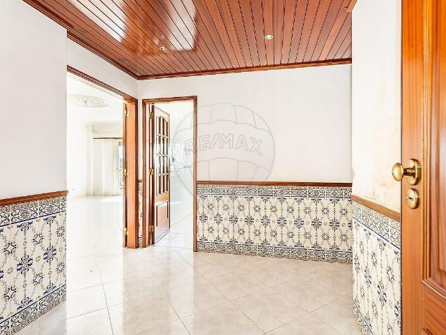 Apartamento T2 à venda em Rio de Mouro, Sintra RE/MAX Portugal