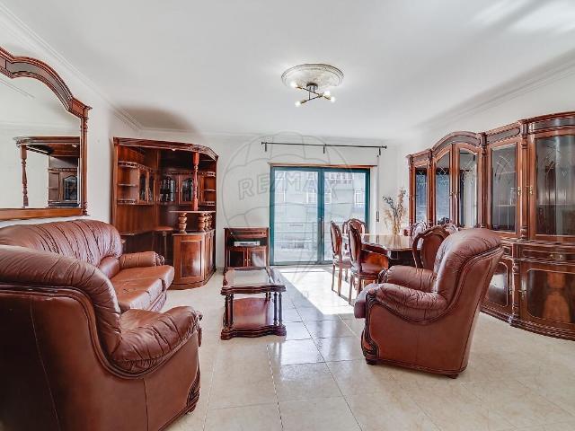 Apartamento T2 à venda em Rio de Mouro, Sintra RE/MAX Portugal