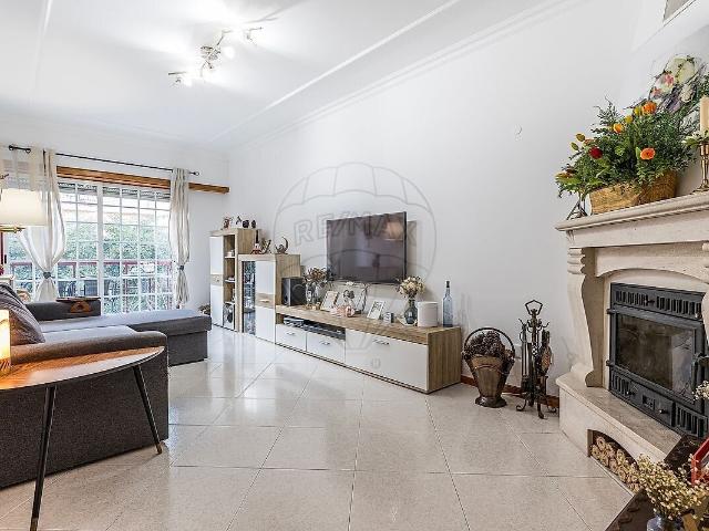 Apartamento T2 à venda em Rio de Mouro, Sintra RE/MAX Portugal