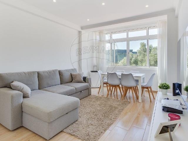 Apartamento T2 à venda em Santa Iria de Azoia, São João da Talha e Bobadela, Loures RE/MAX Portugal
