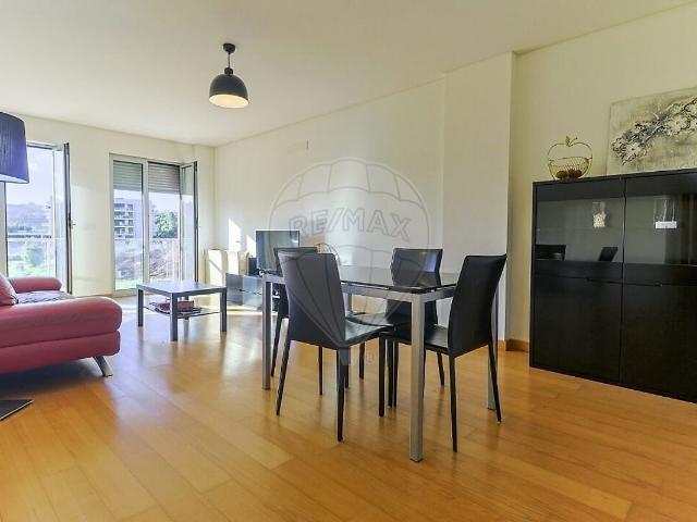 Apartamento T2 à venda em Santo António dos Olivais, Coimbra RE/MAX Portugal