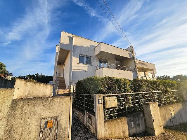 Apartamento T2 à venda em Santo António dos Olivais, Coimbra RE/MAX Portugal