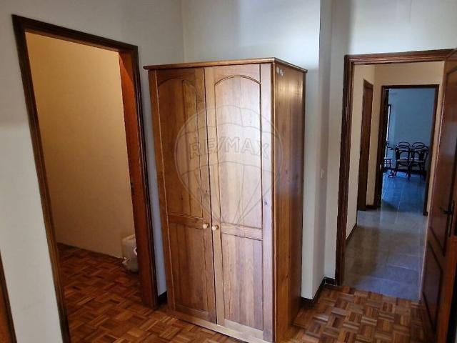 Apartamento T2 à venda em Santo António dos Olivais, Coimbra RE/MAX Portugal