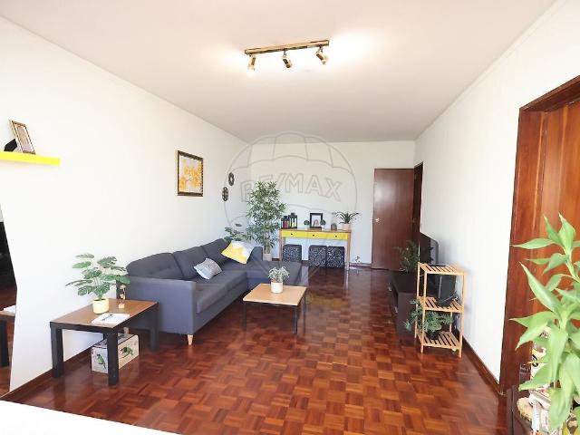 Apartamento T2 à venda em Santo António dos Cavaleiros e Frielas, Loures RE/MAX Portugal