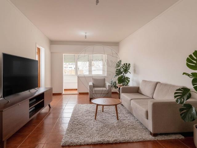 Apartamento T2 à venda em Santo António dos Cavaleiros e Frielas, Loures RE/MAX Portugal