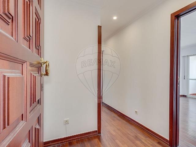 Apartamento T2 à venda em Santo António dos Cavaleiros e Frielas, Loures RE/MAX Portugal