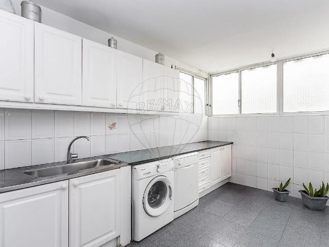 Apartamento T2 à venda em Santo António da Charneca, Barreiro RE/MAX Portugal