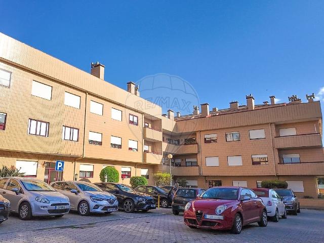 Apartamento T2 à venda em Serzedo e Perosinho, Vila Nova de Gaia RE/MAX Portugal