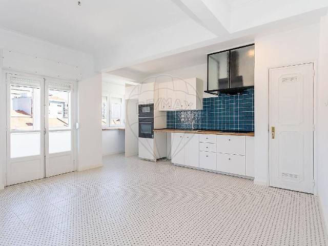 Apartamento T2 à venda em Sintra Santa Maria e São Miguel, São Martinho e São Pedro de Penaferrim, Sintra RE/MAX Portugal