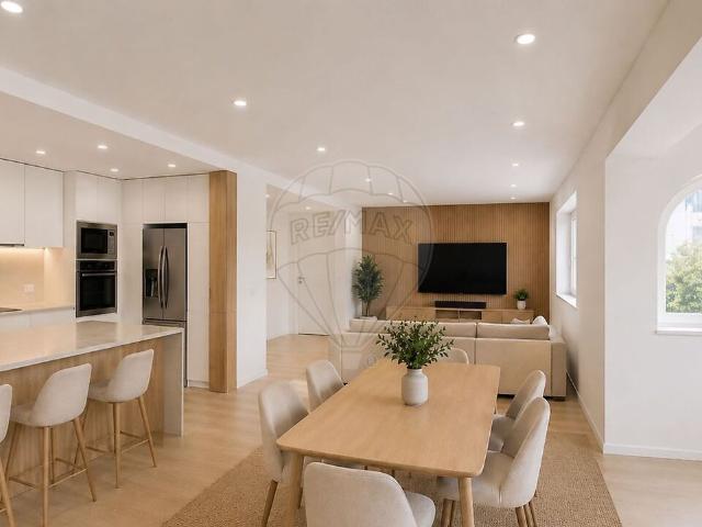 Apartamento T2 à venda em Sintra Santa Maria e São Miguel, São Martinho e São Pedro de Penaferrim, Sintra RE/MAX Portugal