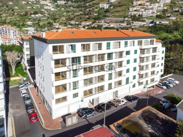 Apartamento T2 AF | Edifício Girassol II | Caniço Centro Santa Cruz