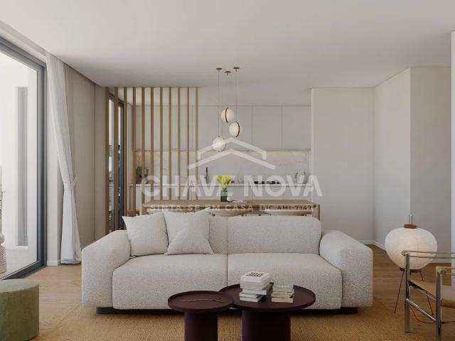 Apartamento T2 ao nível do 3º andar virado a Nascente!