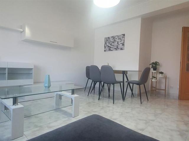 Apartamento T2 Arrendamento em Carregado e Cadafais,Alenquer