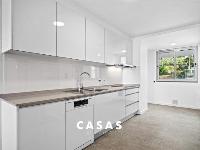 Apartamento T2 Arrendamento em São Martinho,Funchal