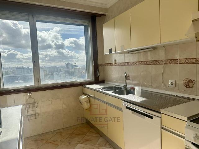 Apartamento T2 Arrendamento em Ramalde,Porto