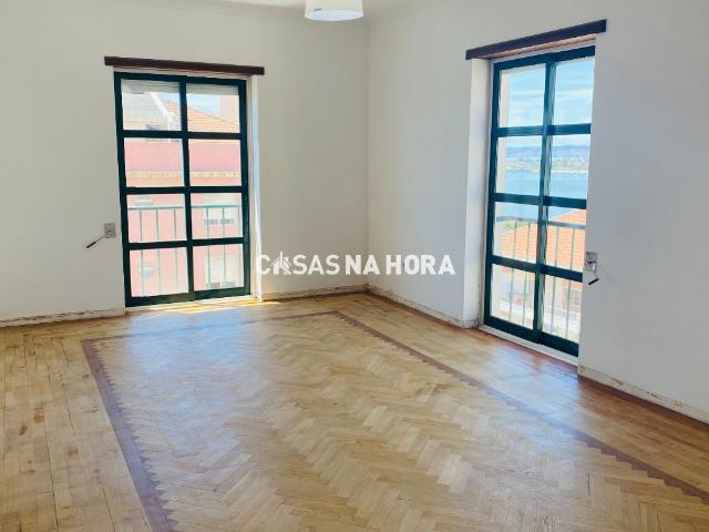 Apartamento T2 at Alto do Seixalinho, Santo André e Verderena Barreiro, Portugal