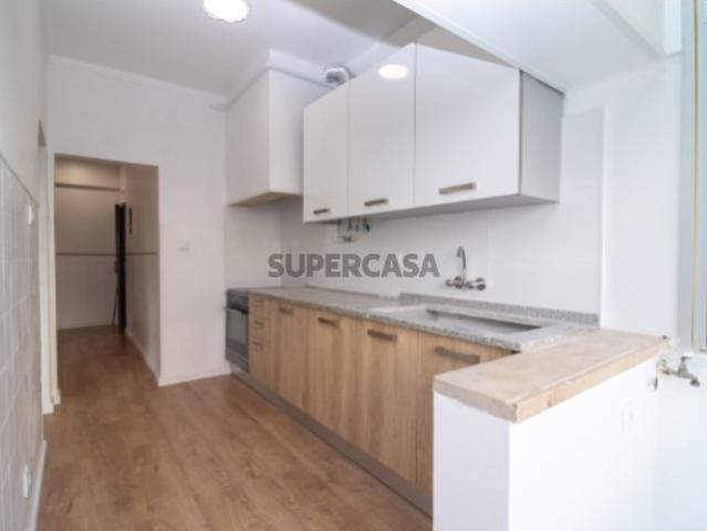 APARTAMENTO T2 BARREIRO