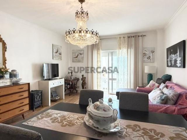 Apartamento T2 Bobadela c/ Parqueamento Arrecadação