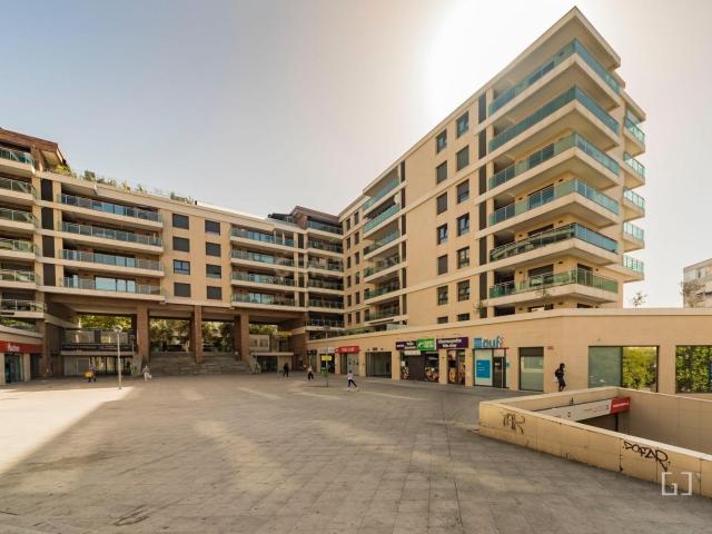 Apartamento T2 c/ BOX, Parqueamento e Mobilado ODIVELAS PLAZA