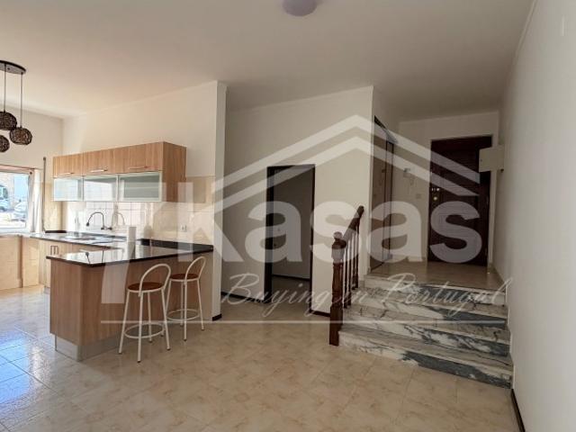 Apartamento T2 c/ Garagem Arrendamento Maceira | Torres Vedras