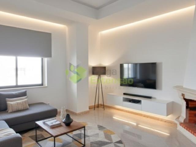 Apartamento T2, c/ Garagem e Arrecadação, em Santarém | Oportunidade!