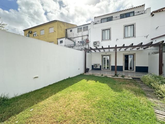 Apartamento T2 C/ Jardim Centro de Vila Nogueira de Azeitão