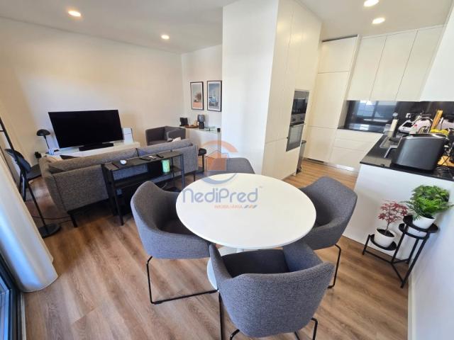 Apartamento T2 c/ Parqueamento e Arrecadação | Casal Residence, Pontinha