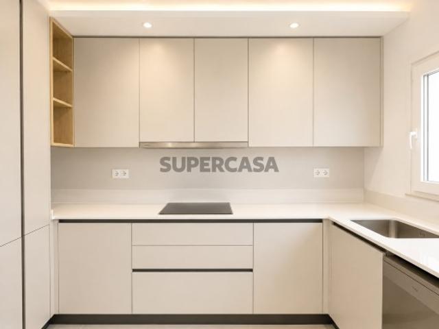 Apartamento T2 c/ Parqueamento RC. Montijo