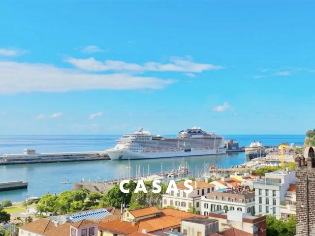 Apartamento T2 C/ Terraço de 68.20 m²​​​​​​​ | Edifício de L. 184m² Sé Funchal