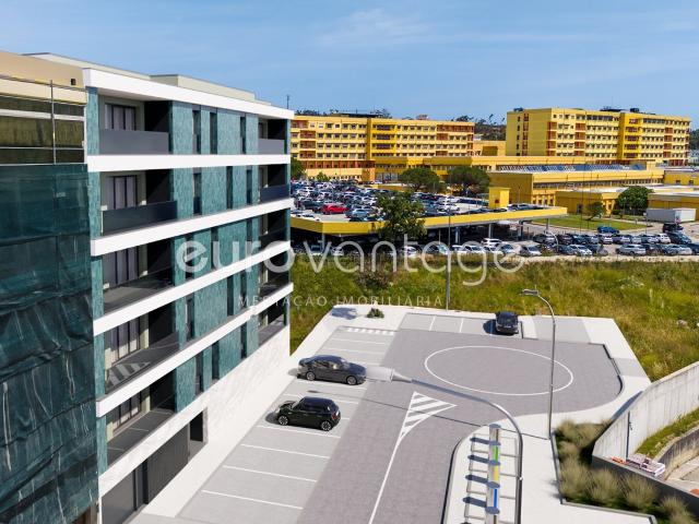 Apartamento T2 c/ Varanda | Centro de Leiria