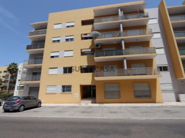 Apartamento T2 c/ varanda, Barreiro