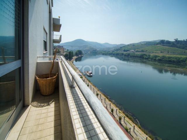 Apartamento T2 c/ Vista Privilegiada sobre o Rio Douro Peso da Régua
