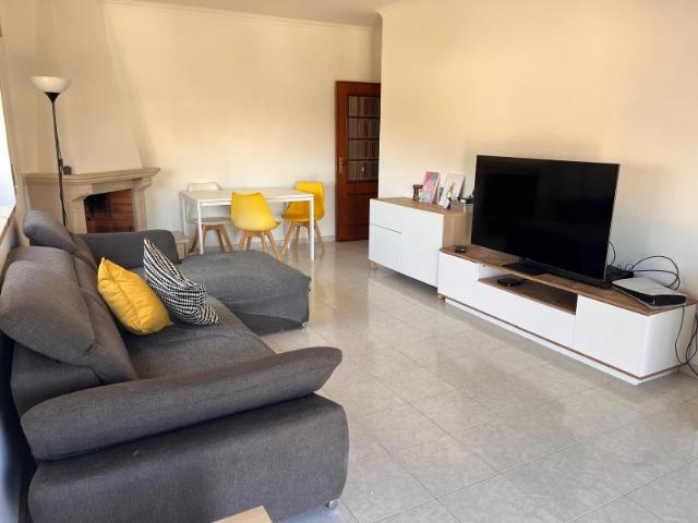 Apartamento T2, Cacém