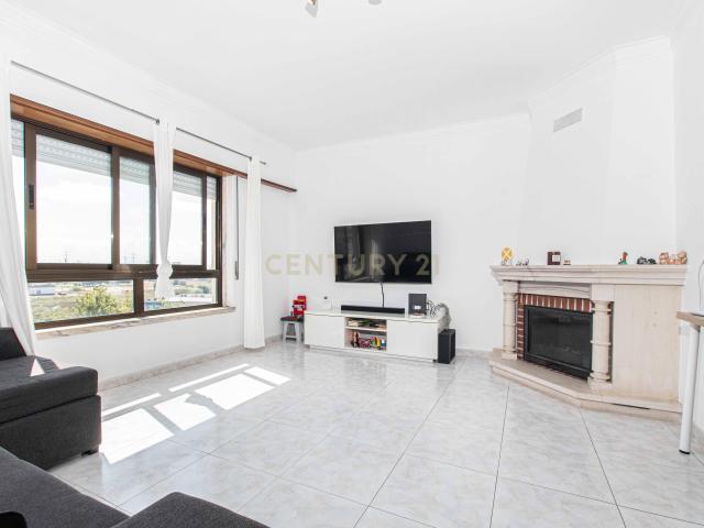 Apartamento T2 | Carregado