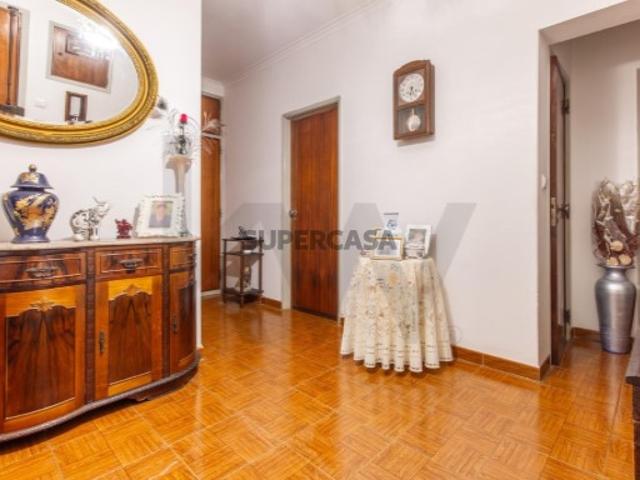 Apartamento T2, Casal de São Brás, Amadora Uma casa para viver e criar a sua história