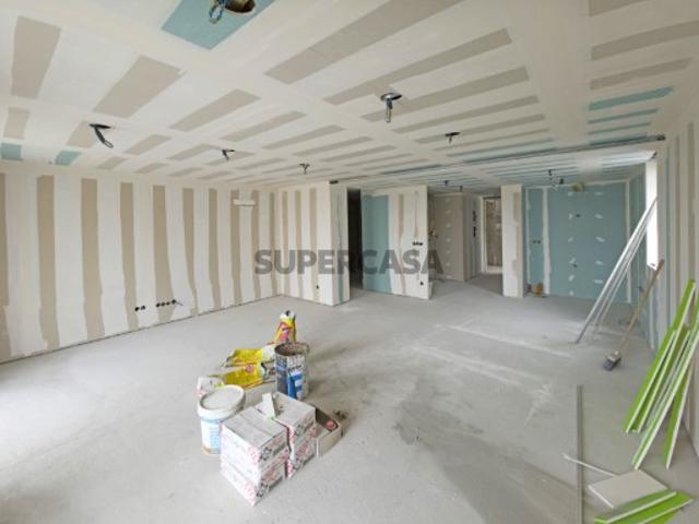 Apartamento T2 c/garagem e varanda, em Valverde, V. Castelo