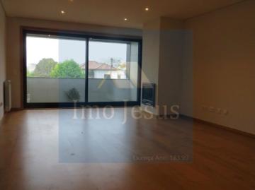 Apartamento T2 Centro de Canelas