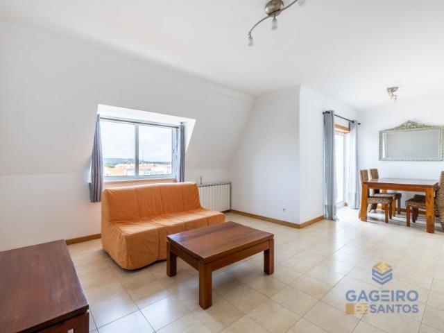 Apartamento T2, centro de Alfeizerão