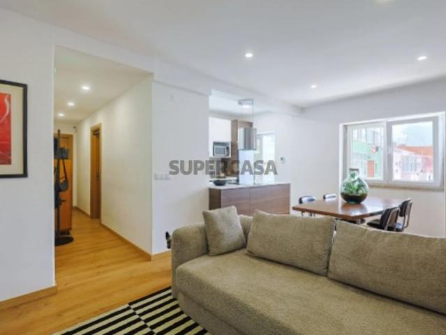 Apartamento T2 Centro de Almada Remodelado