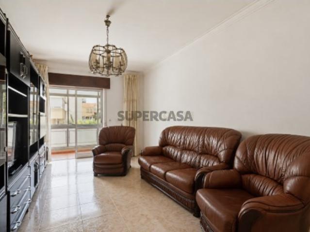 Apartamento T2 central no Algueirão Mem Martins