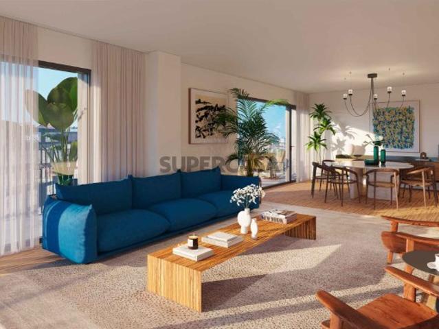 Apartamento T2 com 101 m², varanda e 2 lugares de estacionamento | Campo Novo
